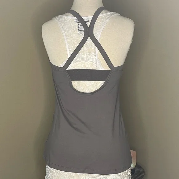 Padded Yoga Camisole - Picture 3 of 5